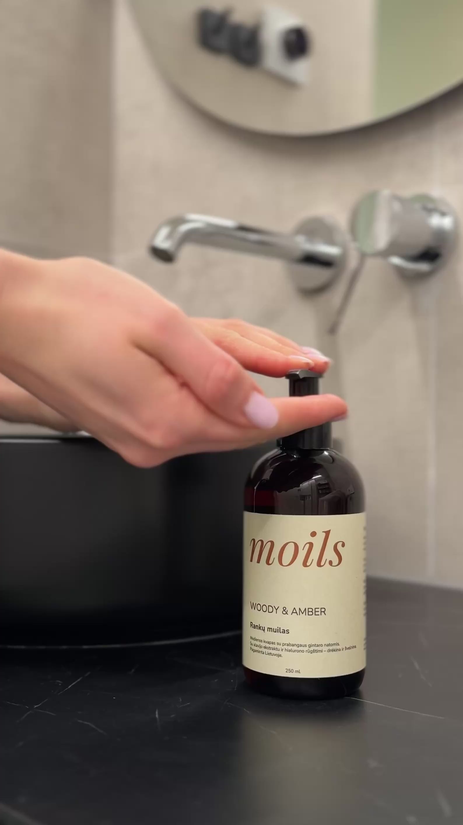 Rankų muilas Woody & Amber, 250 ml